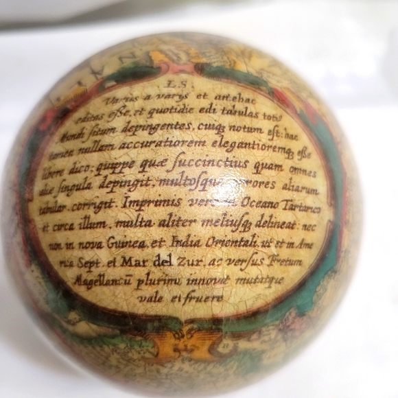 Handmade Decoupage Old World Map ostrich egg - Picture 4 of 7